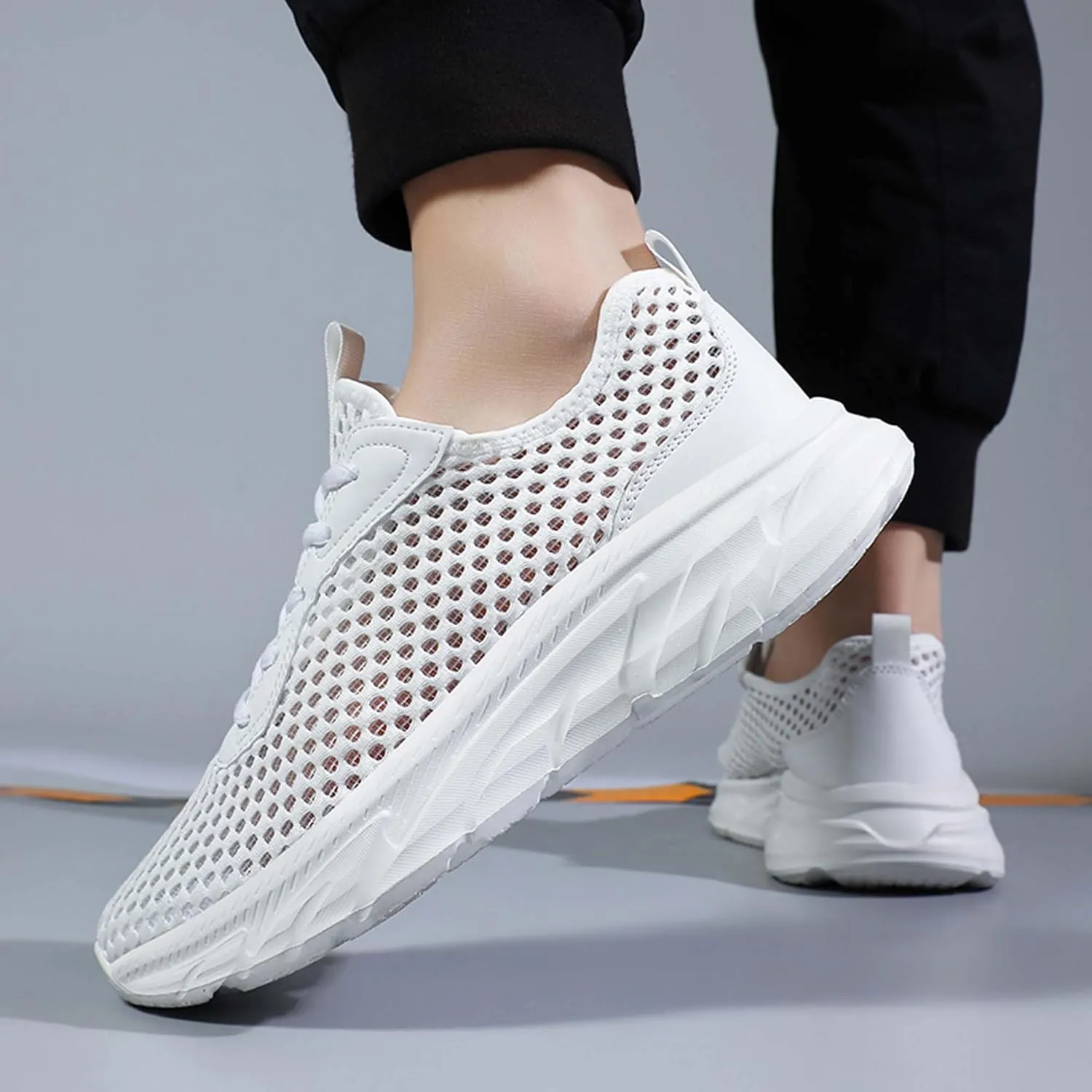 Men's Mesh Sports Running Shoes Lightweight Breathable Casual Walking Work Jogging Shoes Non-Slip Soft Bottom Sports Tennis Fitness Training Shoes